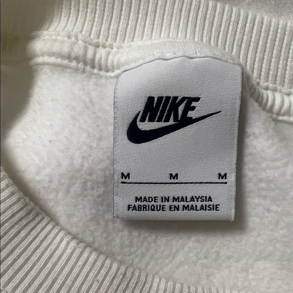 ☑️🚹Nike Men's Classic White Crewneck Sweater - Picture 15 of 17